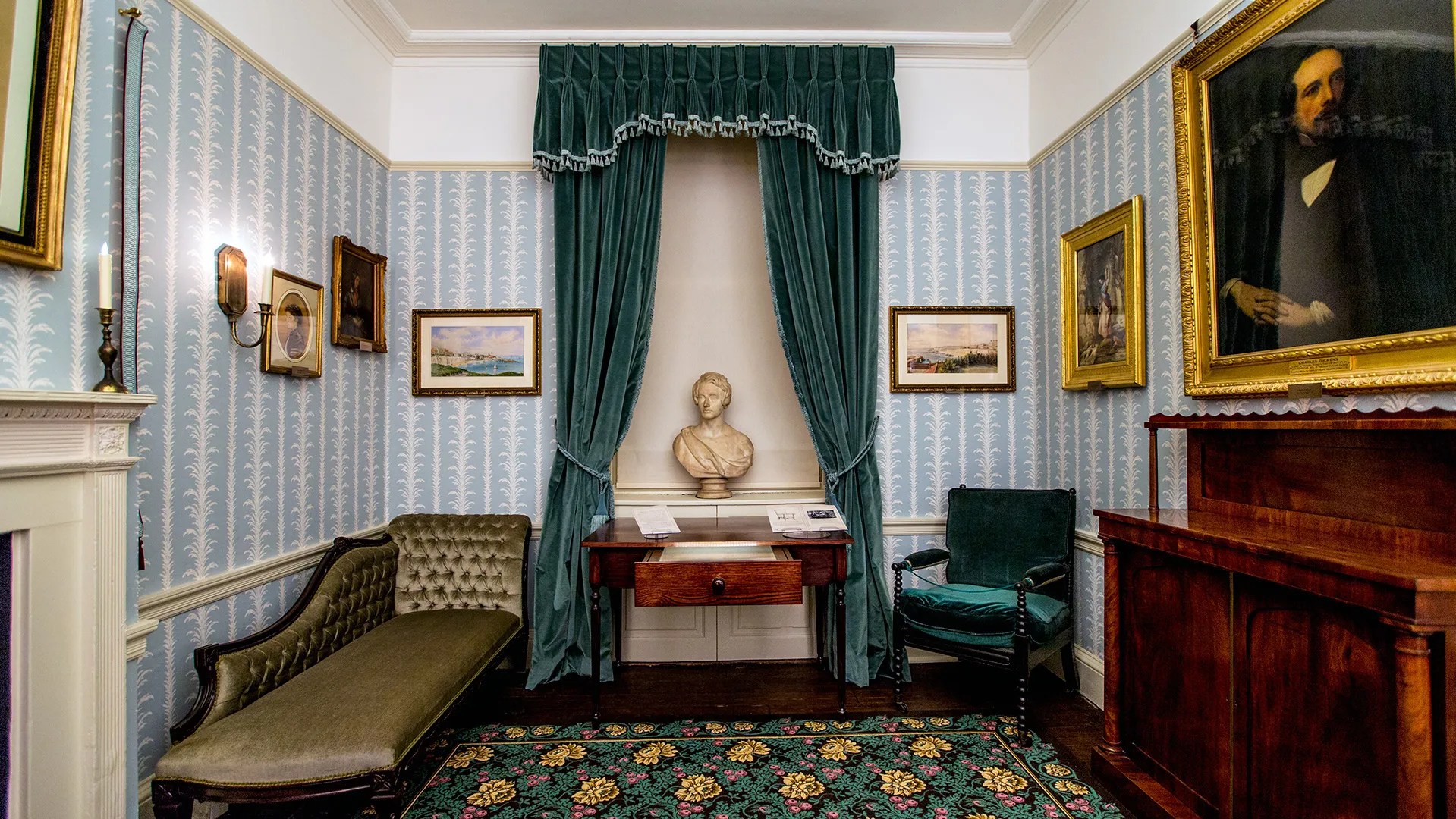 Dickens's study room with original furniture