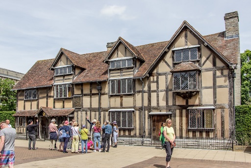 Shakespeare’s Birthplace – A Half-Timbered Time Capsule in Stratford-upon-Avon