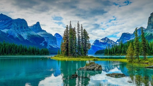 Maligne Lake and Spirit Island