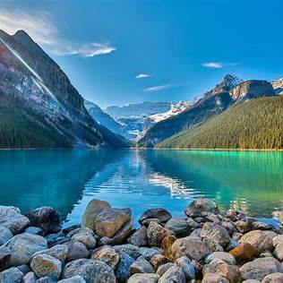 Sunrise at Lake Louise with glacier in background