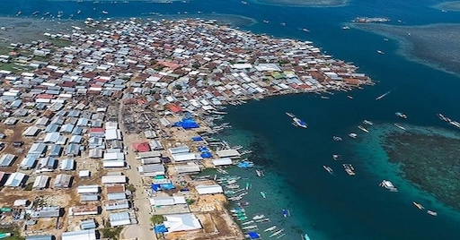 Pulau Bungin rooftops